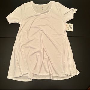 NWT Perfect tee Medium LLR SOLID WHITE